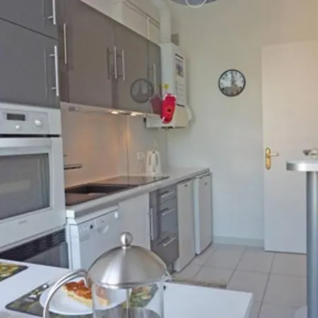 Apartment Luxury 2 Bed Sleeps 4, A/c - Center *
