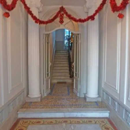 Apartment Luxury 2 Bed Sleeps 4, A/c - Center *