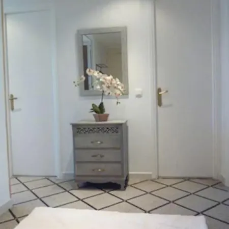 Luxury 2 Bed Sleeps 4, A/c - Center Apartment Nizza