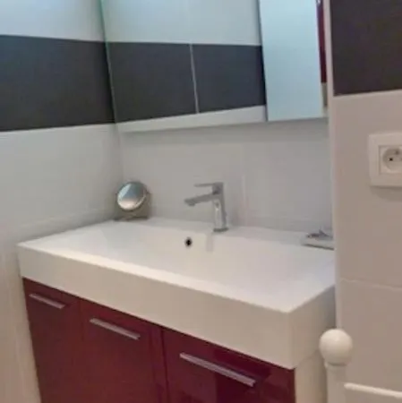 Luxury 2 Bed Sleeps 4, A/c - Center