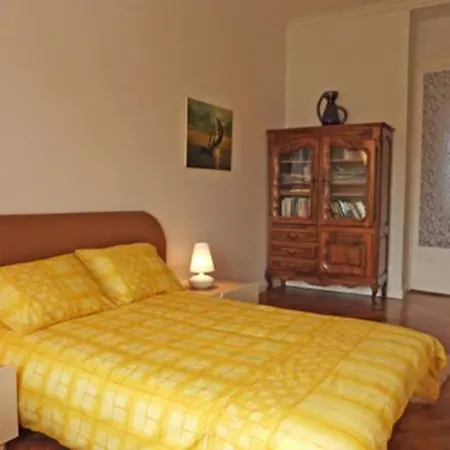 Apartment Luxury 2 Bed Sleeps 4, A/c - Center *